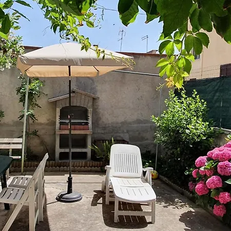 Prázdninový dům House With Garden In Marina Di Pisa